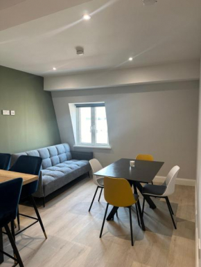 Top Floor Central Apartment